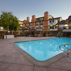 Mariposa Inn And Suites